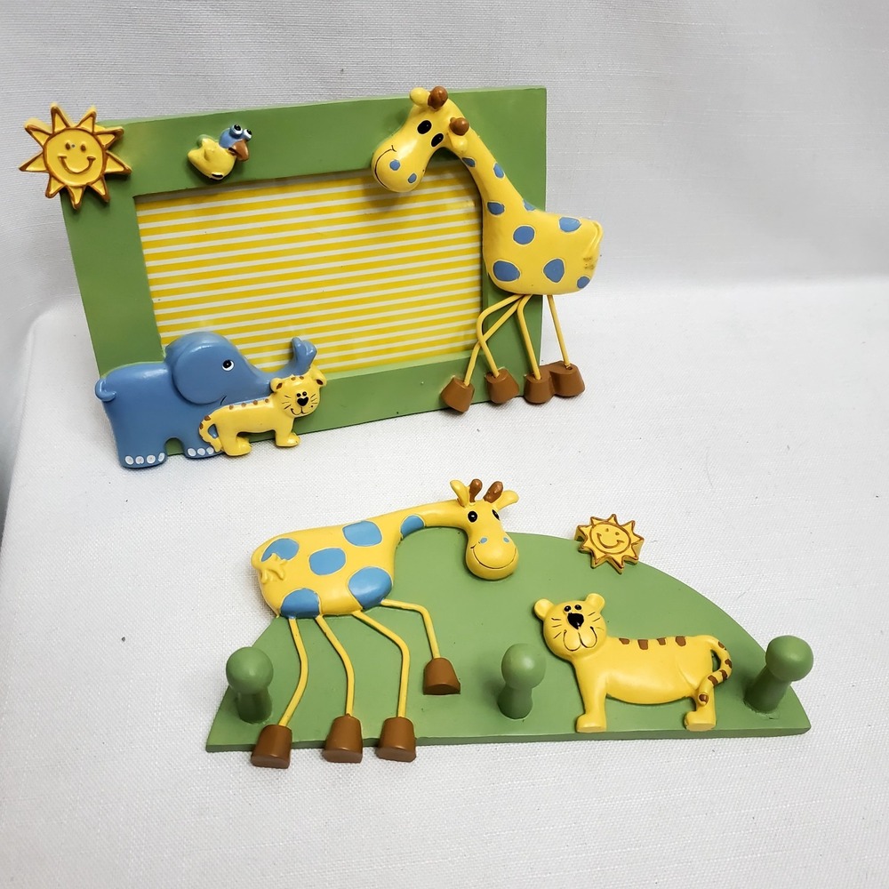 LaVie Safari Nursery Wall Decor Set 4X6-Photo Frame Peg Rack Giraffe Jungle-NIB